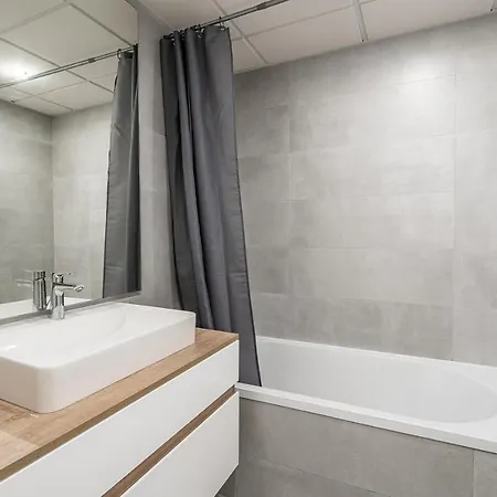 Exclusive 3-bedroom Designed For Enjoying The Mediterranean Lifestyle * Εστεπόνα