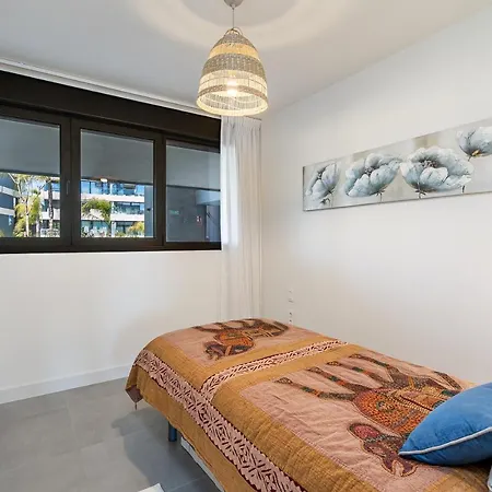 Exclusive 3-bedroom Designed For Enjoying The Mediterranean Lifestyle Διαμέρισμα Εστεπόνα