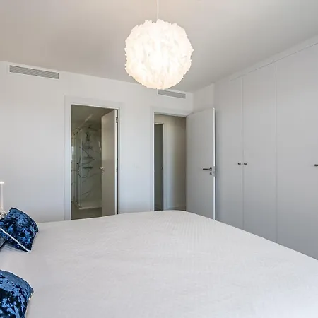 Apartment Exclusive 3-bedroom Designed For Enjoying The Mediterranean Lifestyle *